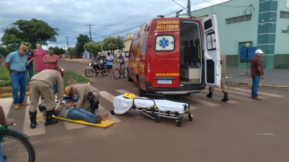 Carro e moto colidem próximo ao Carecão e deixa uma pessoa ferida