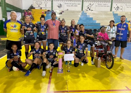 Equipe da São Jorge sagra-se campeã de torneio de futsal feminino em Naviraí