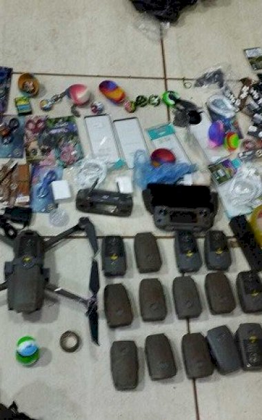 Drone é interceptado antes de lançar celulares e acessórios na Penitenciária