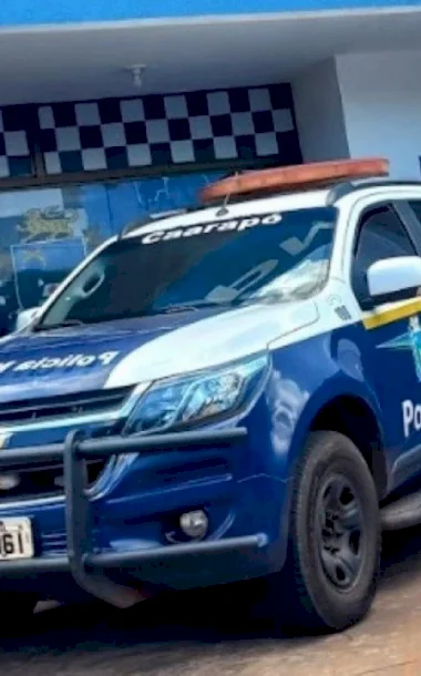 Homem é preso após dar tapa em companheira e atacar carro com barra de ferro em Caarapó