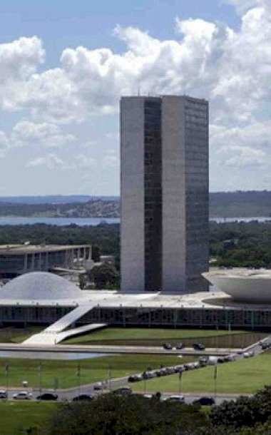 Fim da escala 6×1 entra na reta final de discussão antes de votação no Senado