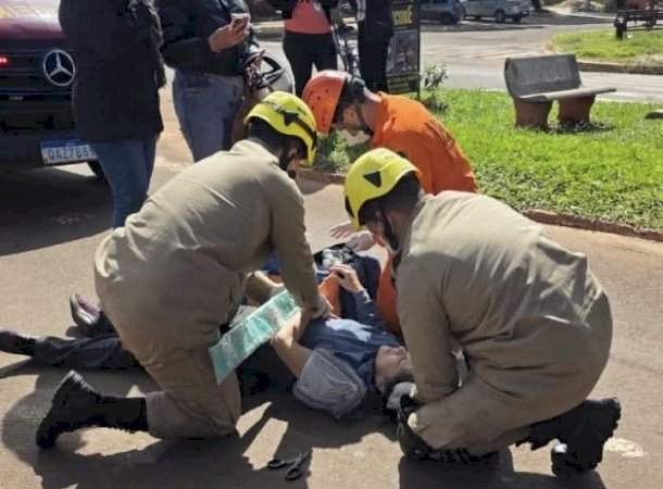 Ciclista fica ferida após motorista abrir porta de carro e provocar acidente em Caarapó
