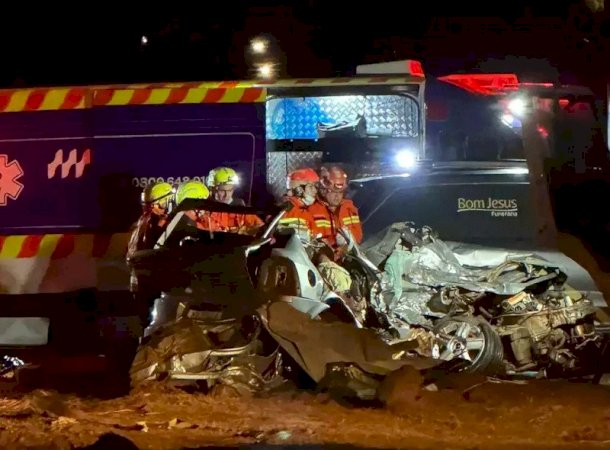 Colisão entre carro e caminhão mata dois homens na BR-163 entre Caarapó e Juti
