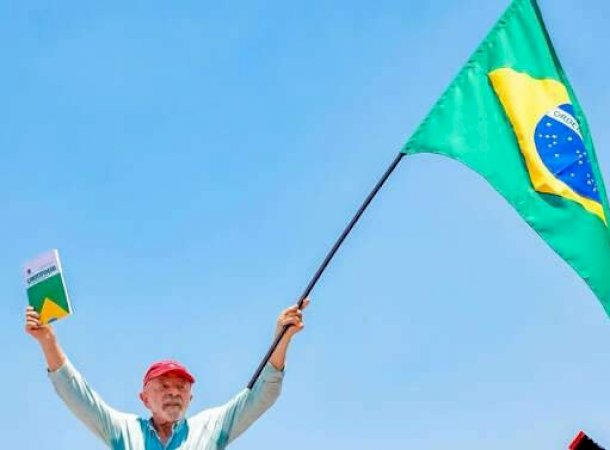 Lula &eacute; reeleito presidente do Brasil e conquista 4&deg; mandato