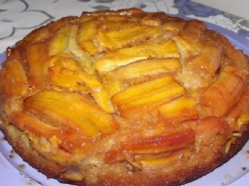 Bolo de banana fofinho combina com chá da tarde