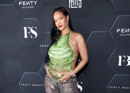 Rihanna é oficialmente uma bilionária da Forbes
