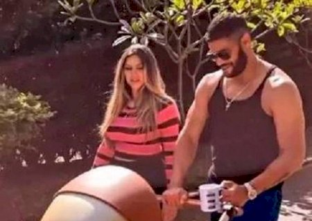 Hulk leva filha para passear em carrinho de bebê avaliado em R$ 22 mil