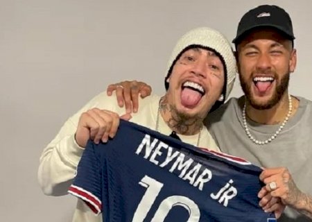 Whindersson Nunes posa com Neymar em Paris e brinca: ‘Meu namorado’
