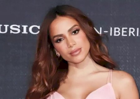 Anitta será professora de curso de negócios em universidade