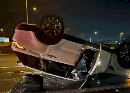 Paula Fernandes capota carro em rodovia de SP: ‘Renasci’