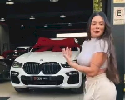 Juju Salimeni compra carro de quase R$ 1 milhão: 'Presente que eu me dei'