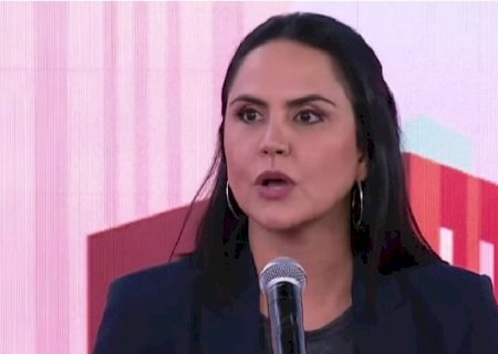Carla Cecato detona William Bonner e JN após sabatina com Bolsonaro