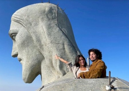 Bruna Marquezine recebe parabéns de Xolo Mariudeña em meio a possível affair