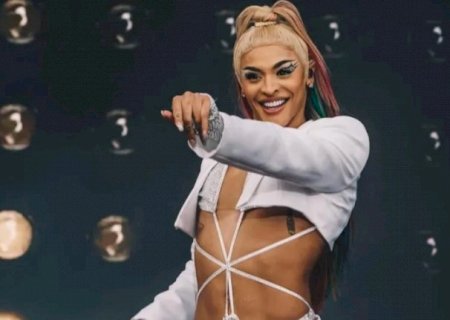 Justiça ordena bloqueio de contas bancárias de Pabllo Vittar