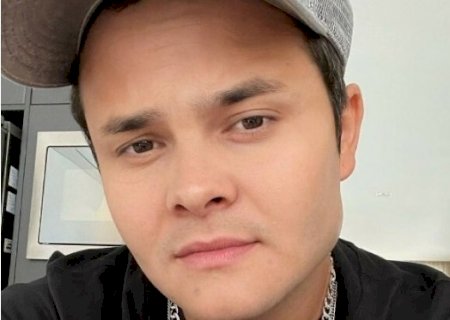 Sertanejo surpreende fãs ao revelar número do próprio celular