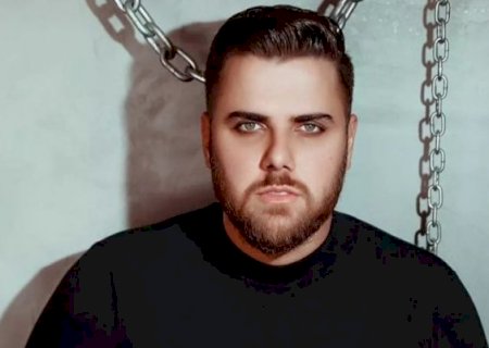 Zé Neto surpreende novamente, ataca STF em show e filho de Bolsonaro reage