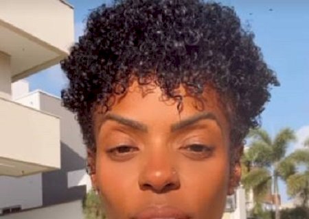 Ex-mulher de Jô posta foto com jogador e levanta rumores de reconciliação