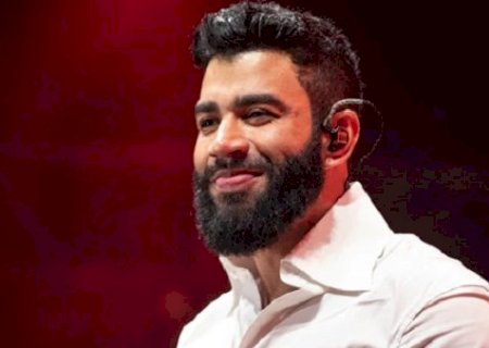 Gusttavo Lima cita “valores” da família e defende armas em live com Bolsonaro
