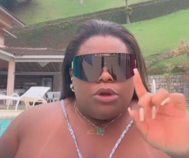 Jojo Todynho rebate críticas após publicar foto de biquíni fio-dental