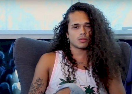 Cantor Vitão cansa de falar sobre sexualidade e dispara