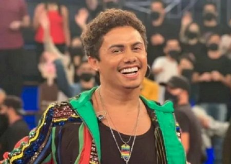 Silvero Pereira é reservado e aguarda aprovação de Boninho