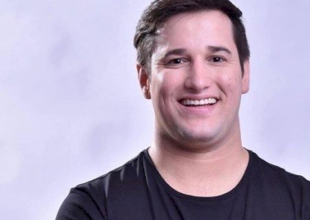 Humorista acusado de espancar a mãe nega acusações