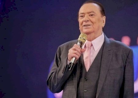 Apresentador Raul Gil é internado em hospital de São Paulo