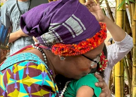 Conselheira da ONU, Alice Wairimu Nderitu, conhece aldeia em Caarapó