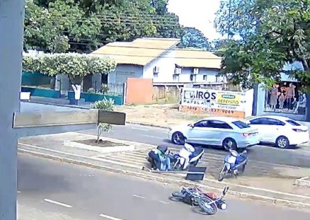 Dupla que caiu de moto após acidente tem 18 e 16 anos