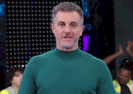 Luciano Huck é massacrado por situação com mulher no Domingão
