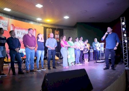 4ª Feira de Arte e Cultura de Caarapó continua hoje na Praça Central