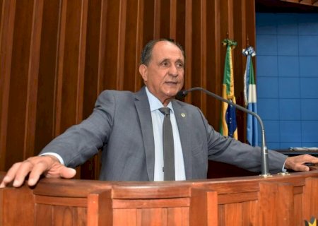 Zé Teixeira quer escritório da Sanesul em distritos de Caarapó