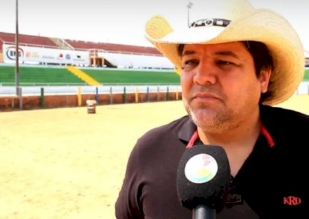 Locutor de rodeio de Caarapó é destaque em rodeios no estado de Rondônia