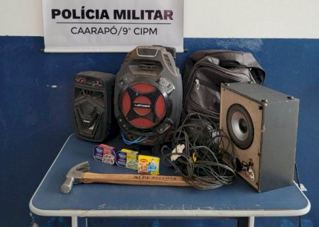 Homem é preso pela PM após furto de equipamentos de som em Caarapó