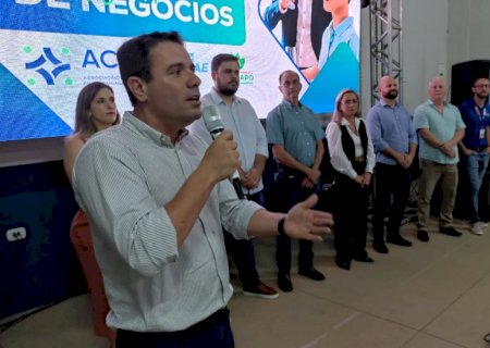 Prefeito André Nezzi destaca parcerias para fortalecer economia local em evento da Associação Comercial de Caarapó