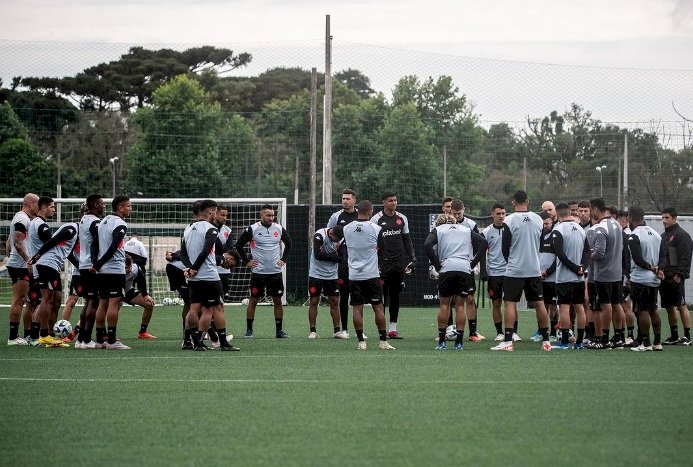 Dois jogos movimentam o Campeonato Francês neste sábado