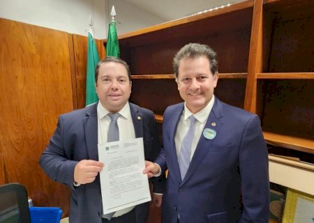 Renato Câmara solicita recursos federais para atender demandas da avicultura e suinocultura, através do deputado Rodolfo Nogueira