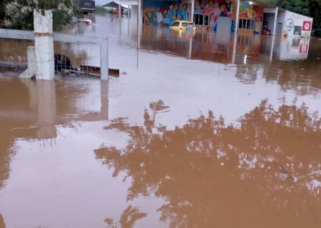 Defesa Civil do RS confirma 107 mortes devido às chuvas no estado>