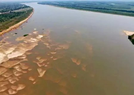 Com menor nível da história, navegação no Rio Paraguai deve parar em 1 mês>