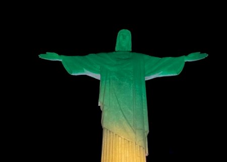 Cristo Redentor celebra escolha do Brasil como sede da Copa do Mundo Feminina em 2027>