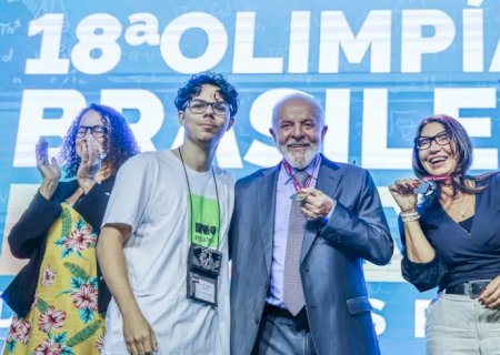 Presidente defende educação e lança programa Mais Ciência na Escola