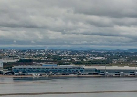 Aeroporto de Porto Alegre vai reabrir para embarque e desembarque