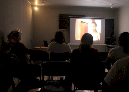 Projeto leva arte e reflexão a detentas em Campo Grande por meio do cinema