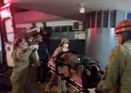 Venezuelano morre no hospital após acidente entre carro e moto em Dourados