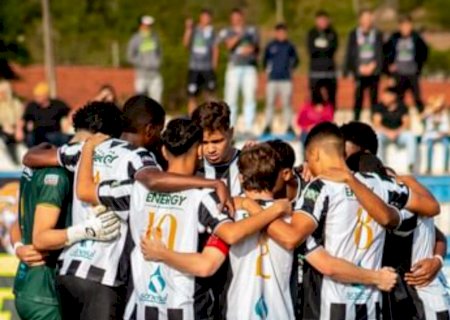 Atlético Caarapoense vai a São Gabriel do Oeste em busca de vaga para as semifinais do Sub-20 de MS
