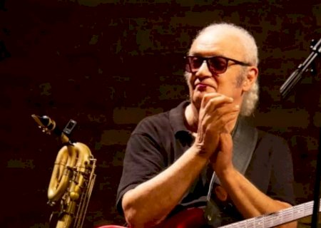 Morre o guitarrista Luiz Chagas, pai de Tulipa Ruiz, aos 72 anos