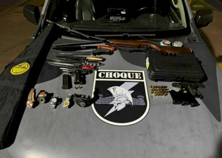 Armas e munições roubadas de agente em Campo Grande são encontradas em saco de lixo
