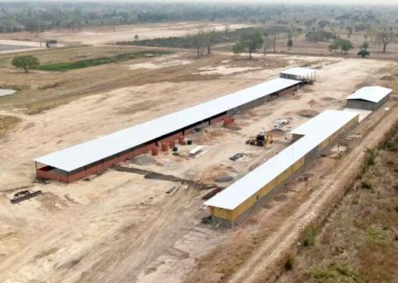 Consórcio levanta barracões para começar o acesso à ponte da Rota Bioceânica>