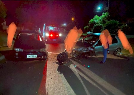 Colisão entre veículos deixa duas pessoas feridas em Caarapó>