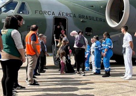 Voo da Operação Raízes do Cedro aterrissou hoje com 239 pessoas em SP